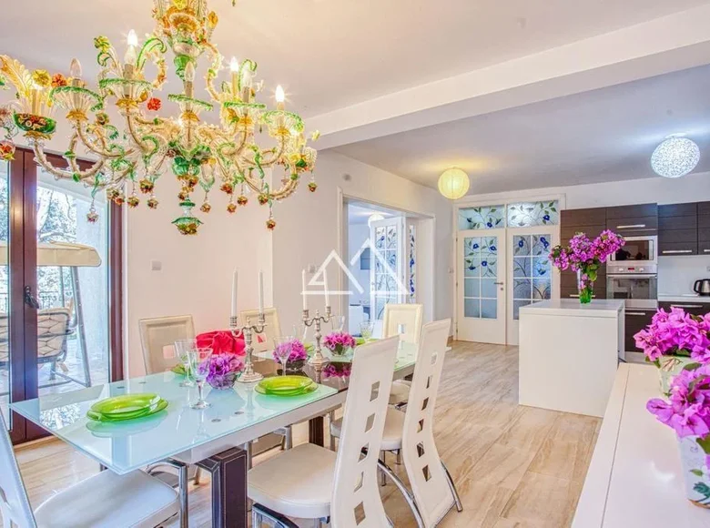 Villa 9 bedrooms 358 m² Budva, Montenegro