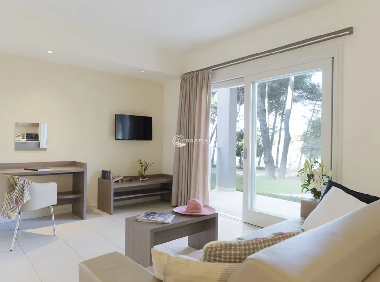 Mieszkanie 2 pokoi 86 m² Bashkia Durres, Albania