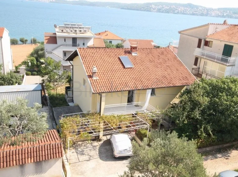 4 room house 250 m² Trogir, Croatia