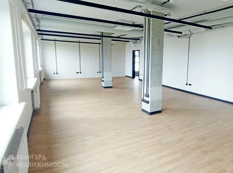 Pomieszczenie biurowe 3 pokoi 305 m² w Mińsk, Białoruś