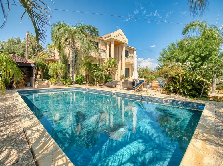 5 bedroom house 332 m² Demos Agiou Athanasiou, Cyprus