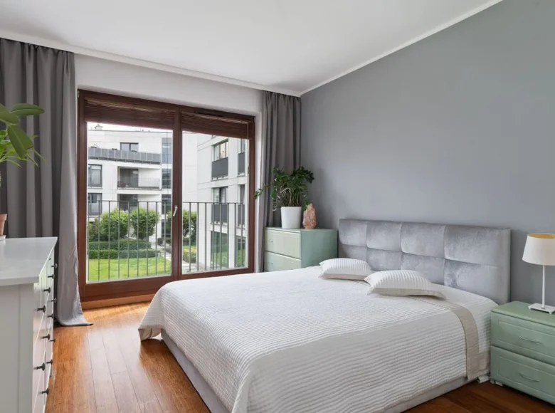 Commercial property 101 m² in Warsaw, Poland