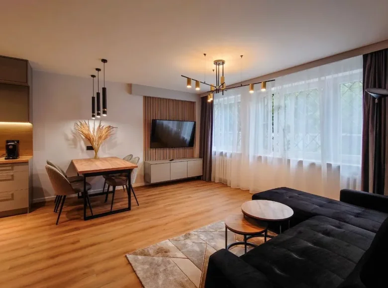 Mieszkanie 2 pokoi 43 m² w Warszawa, Polska