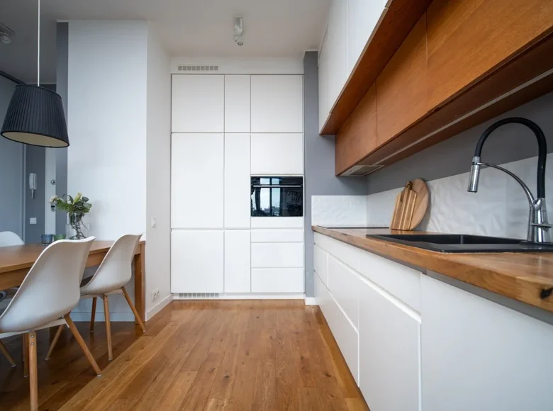 Mieszkanie 2 pokoi 47 m² Warszawa, Polska