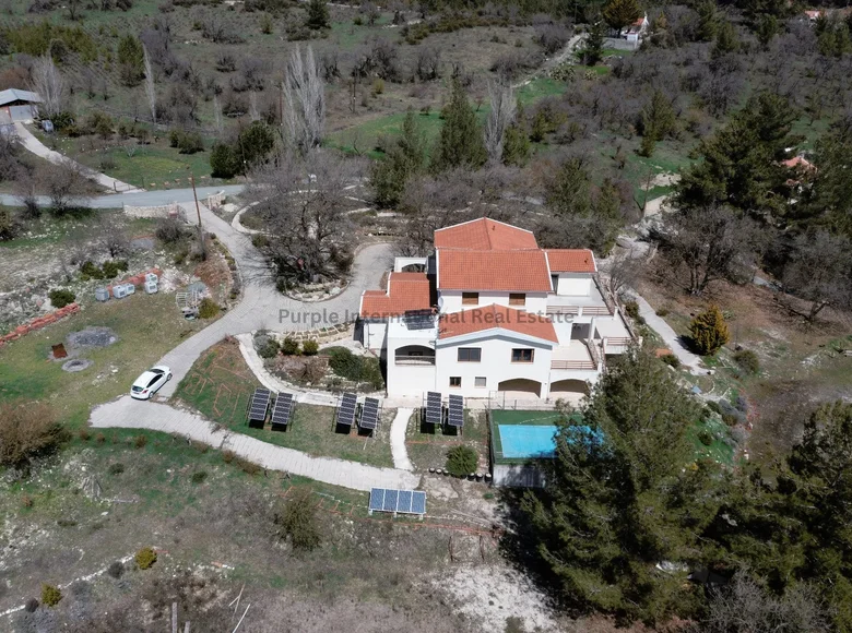 5 bedroom villa 500 m² Pera Pedi, Cyprus