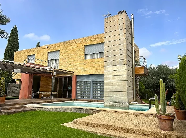 4-Schlafzimmer-Villa 413 m² Orihuela, Spanien