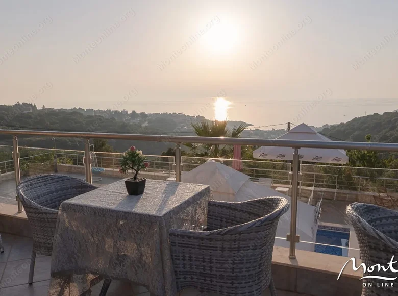 Hotel 1 100 m² in Bar, Montenegro