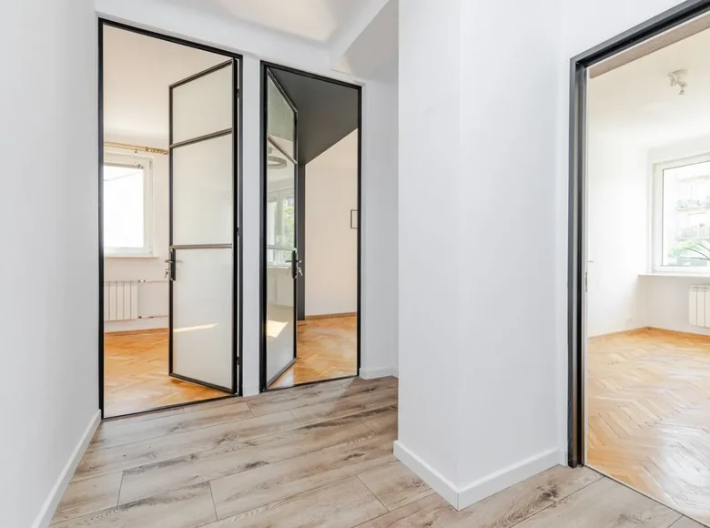 Mieszkanie 3 pokoi 71 m² Warszawa, Polska