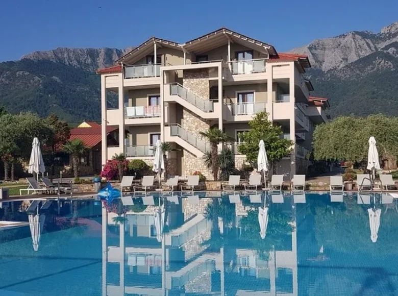 Hôtel 2 000 m² à Skala Potamias, Grèce