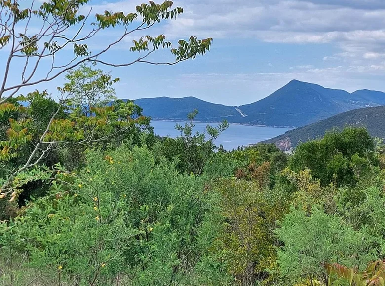 Parcelas  Lustica, Montenegro