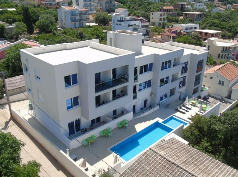 Hôtel 1 500 m² à Ulcinj, Monténégro