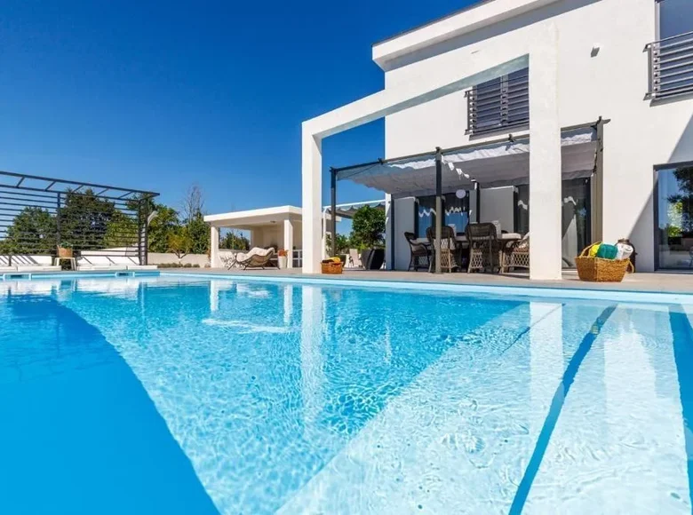 Villa de 4 dormitorios 250 m² Rovinj, Croacia