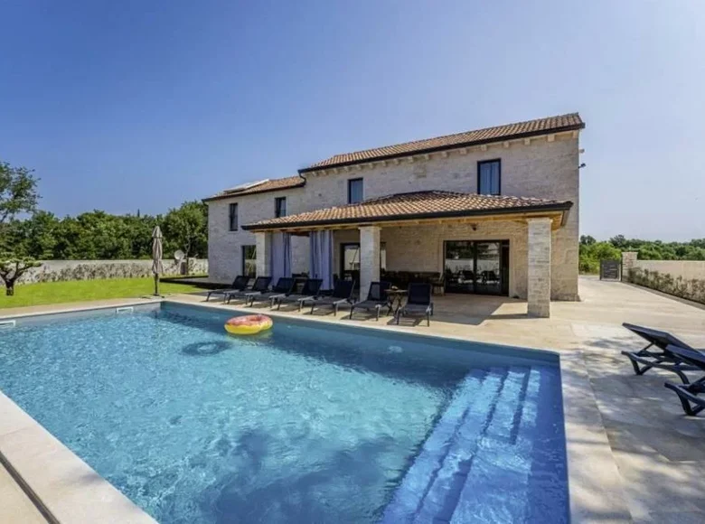 5 bedroom villa 200 m² Rovinj, Croatia