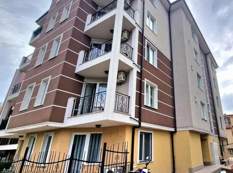 Mieszkanie 3 pokoi 77 m² Nesebar, Bułgaria