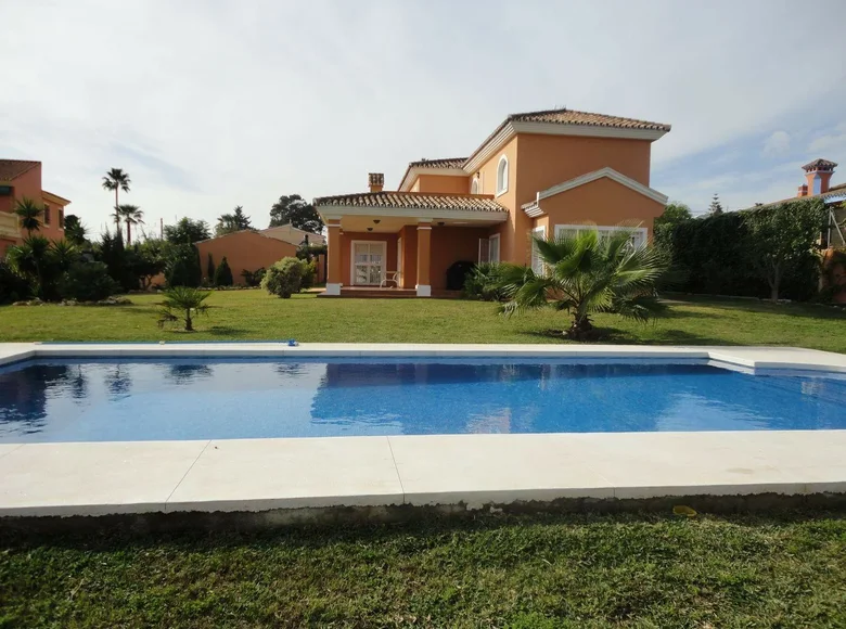 Villa de 4 dormitorios 455 m² Helechosa de los Montes, España