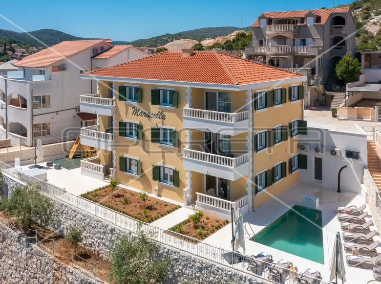 Casa 12 habitaciones 407 m² Pozorac, Croacia