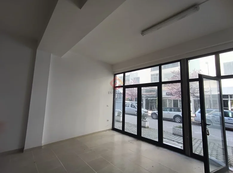 Nieruchomości komercyjne 245 m² Wlora, Albania