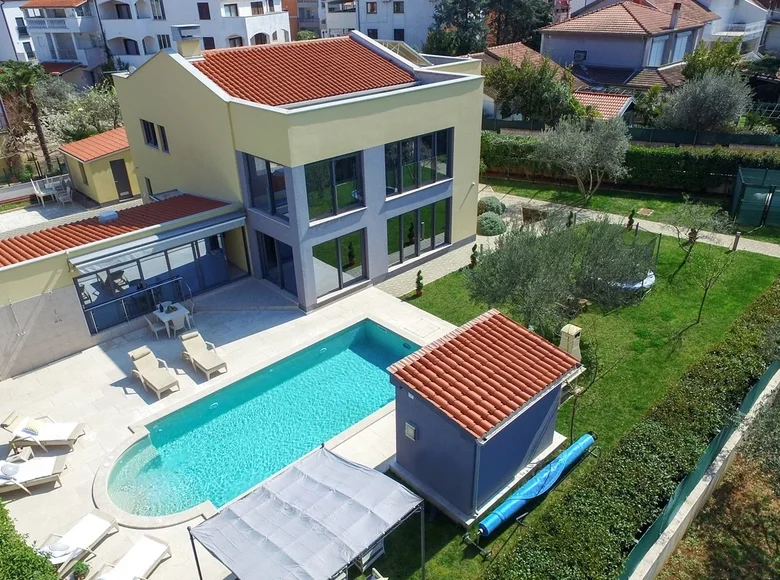 3 bedroom villa 302 m² Istria, Romania
