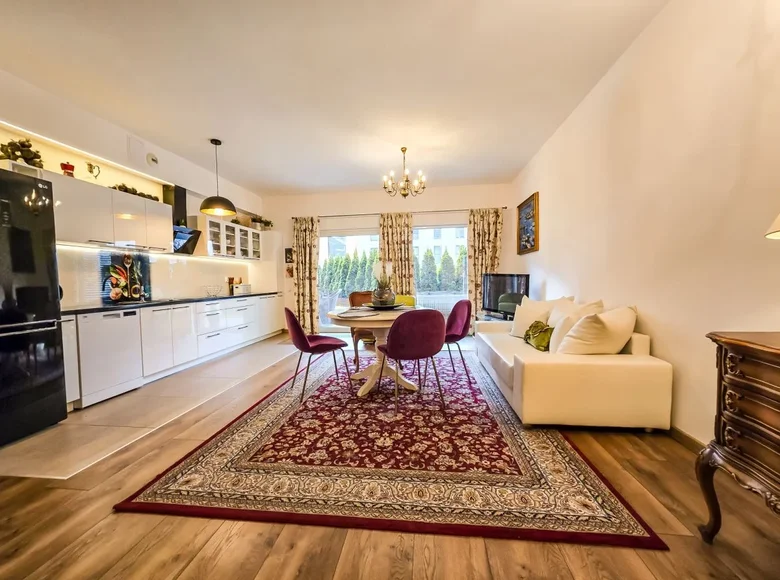 Wohnung 3 zimmer 77 m² Lodz, Polen