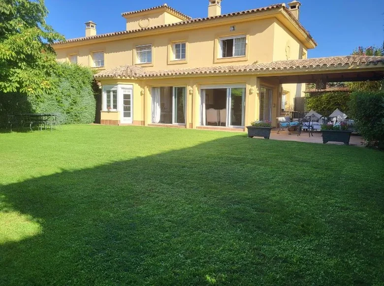 5 bedroom villa 450 m² Madrid, Spain