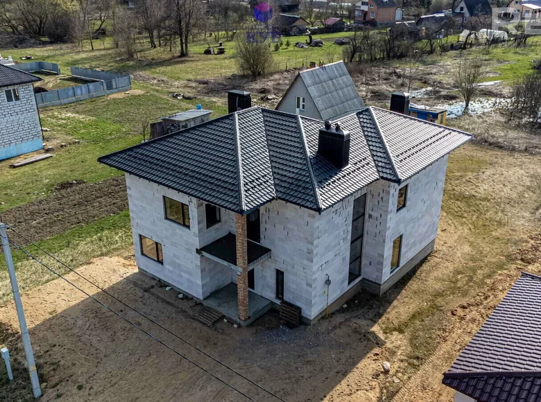 Cottage 275 m² Papiarnianski sielski Saviet, Belarus