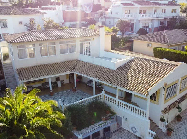 villa de 5 chambres 262 m² Benalmadena, Espagne