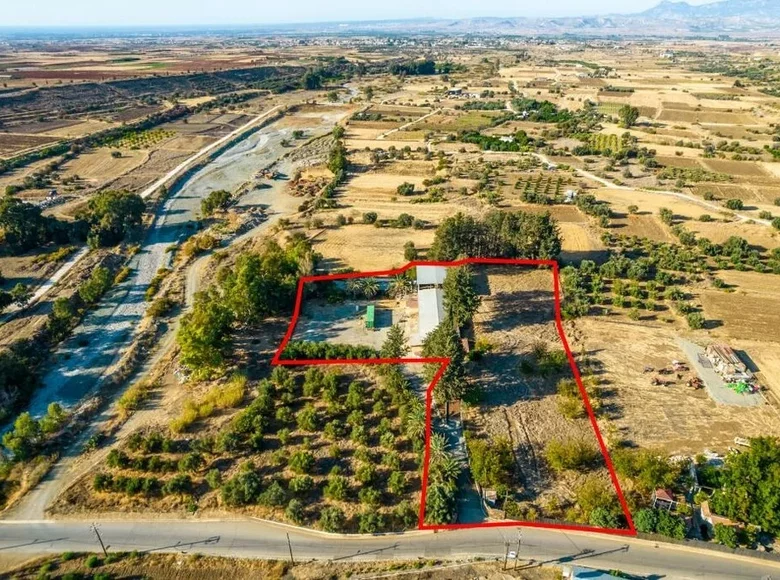 Commercial property 890 m² in Orounta, Cyprus