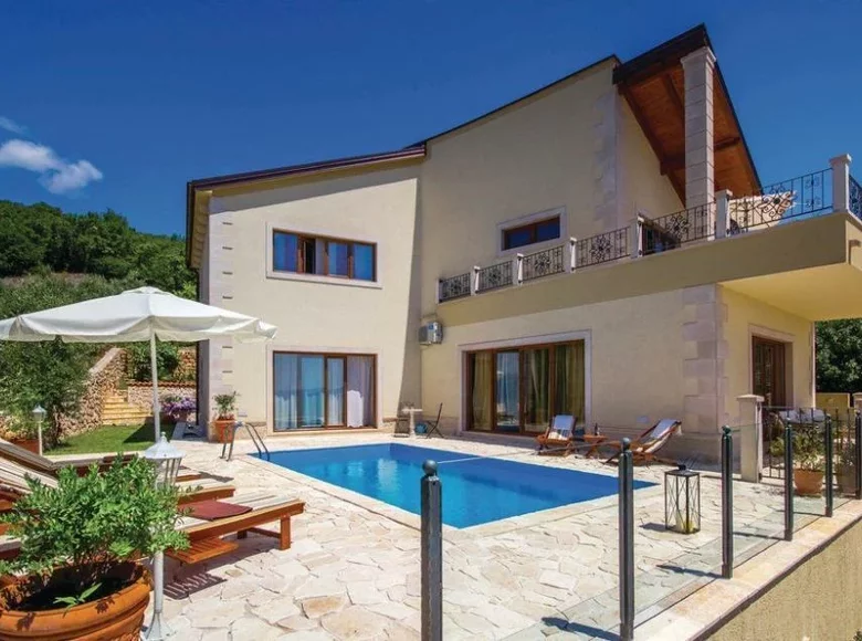 Villa de 4 dormitorios 250 m² Bakar, Croacia