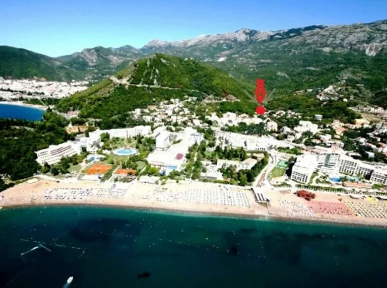 Land 774 m² Becici, Montenegro