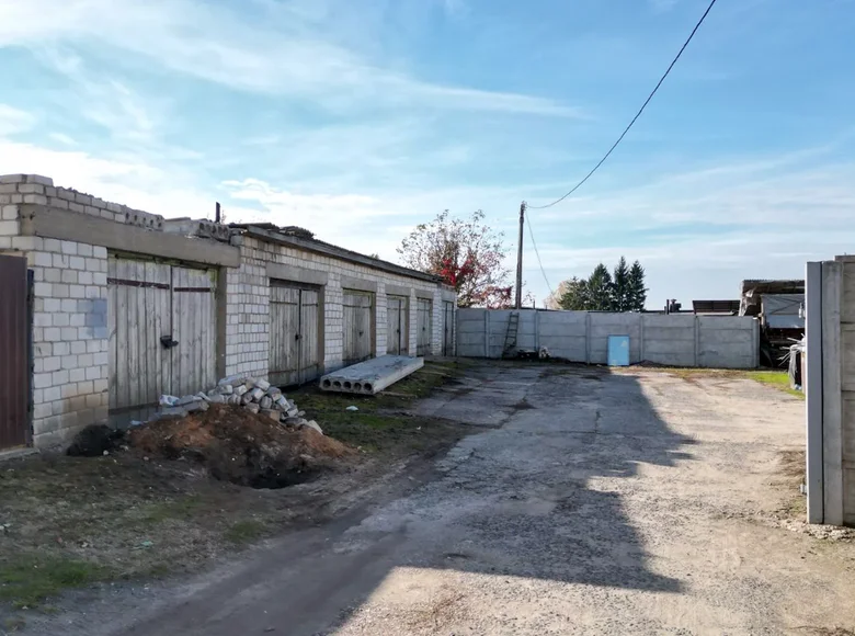 Commercial property 131 m² in Malaya Kolpenica, Belarus