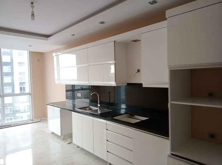 Mieszkanie 4 pokoi 185 m² Alanya, Turcja