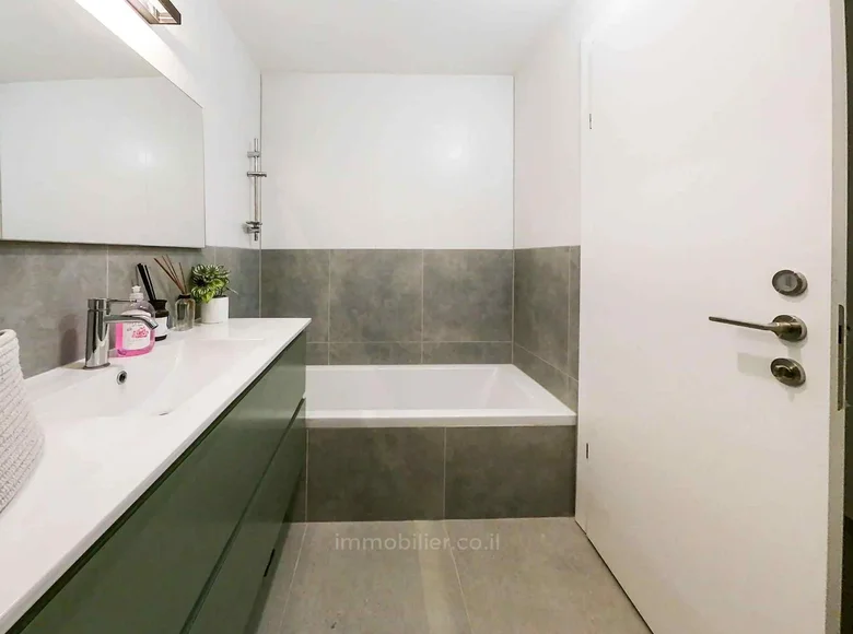 Квартира 5 комнат 135 м² Тель-Авив, Израиль