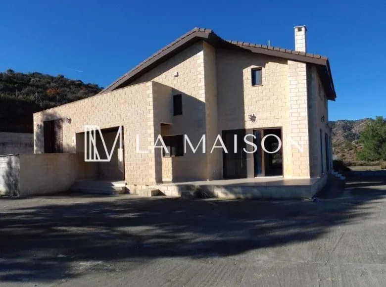 4 bedroom house 295 m² Lythrodontas, Cyprus