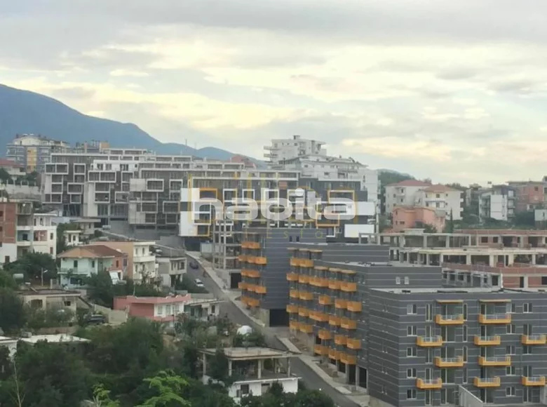 Mieszkanie 4 pokoi 120 m² Dajt, Albania