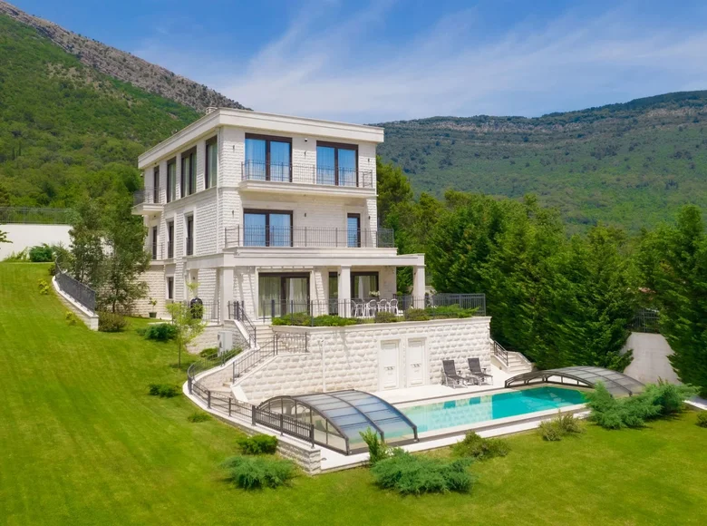 Villa 12 zimmer 750 m² Mrcevac, Montenegro