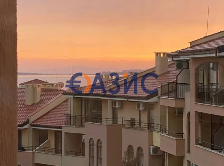 Квартира 2 комнаты 69 м² Святой Влас, Болгария