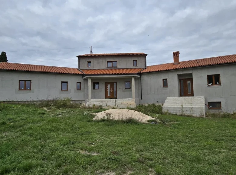 Villa de 4 dormitorios 550 m² Rovinj, Croacia