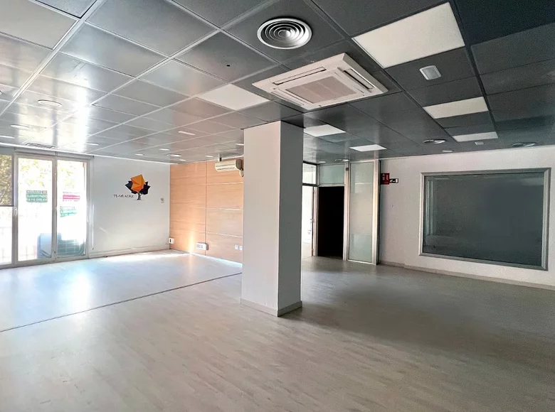 Commercial property 322 m² in Barcelones, Spain