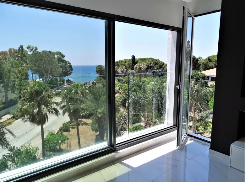 Mieszkanie 3 pokoi 150 m² Gmina Germasogeia, Cyprus