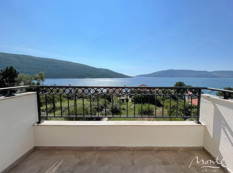 Mieszkanie 2 pokoi 87 m² Herceg Novi, Czarnogóra