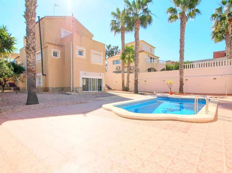 5 bedroom villa 250 m² Orihuela, Spain