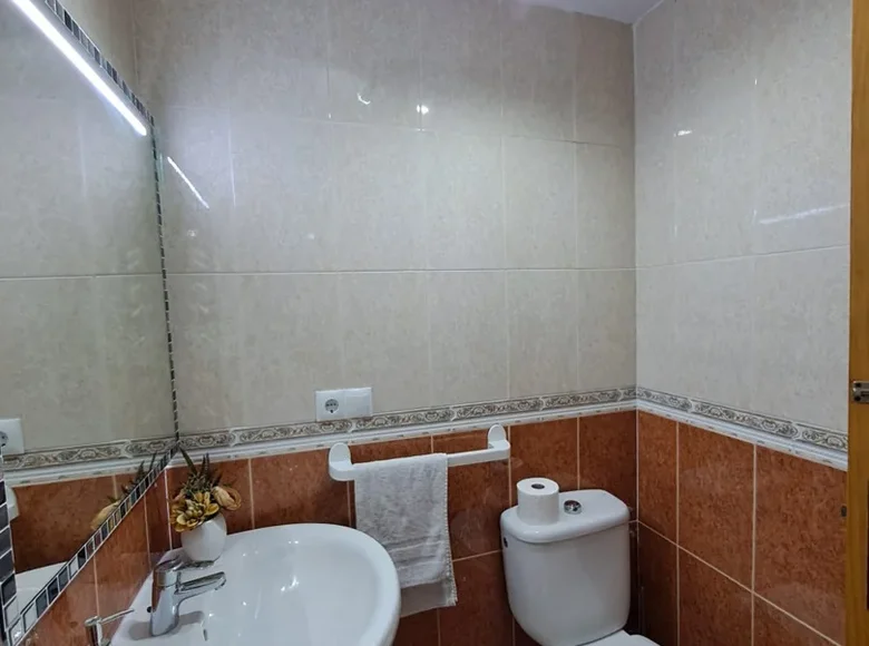 Mieszkanie 3 pokoi 60 m² Torrevieja, Hiszpania