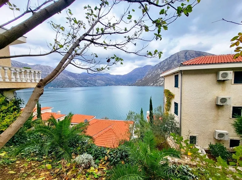 Mieszkanie 3 pokoi 126 m² Kotor, Czarnogóra