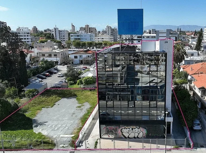 Propiedad comercial 1 565 m² en Lakatamia, Chipre