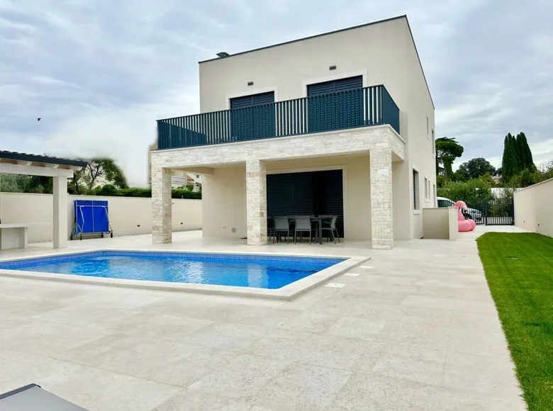 Villa de 4 dormitorios 194 m² Basanija, Croacia