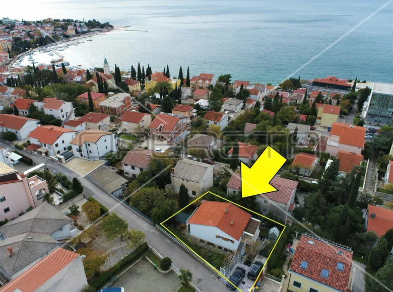 6 room house 200 m² Selce, Croatia