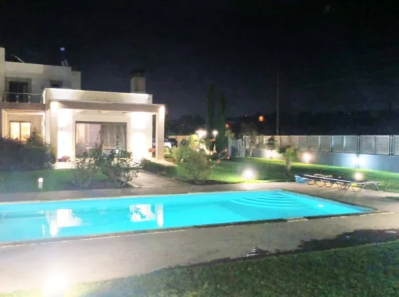 6 bedroom house 470 m² Plagiari, Greece