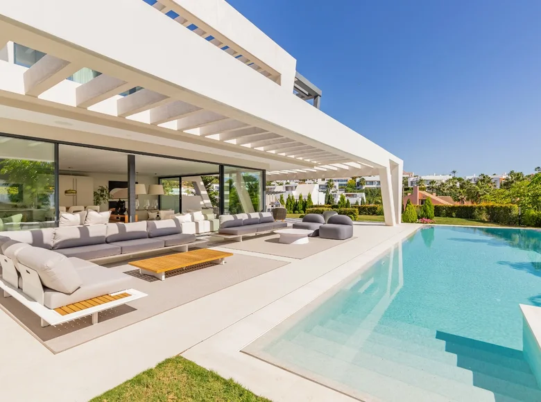 6-Schlafzimmer-Villa 905 m² Benahavis, Spanien