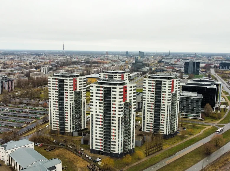 Mieszkanie 3 pokoi 87 m² Ryga, Łotwa