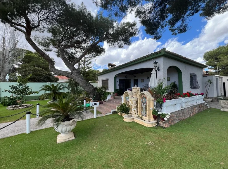 3-Schlafzimmer-Villa 250 m² Dehesa de Campoamor, Spanien
